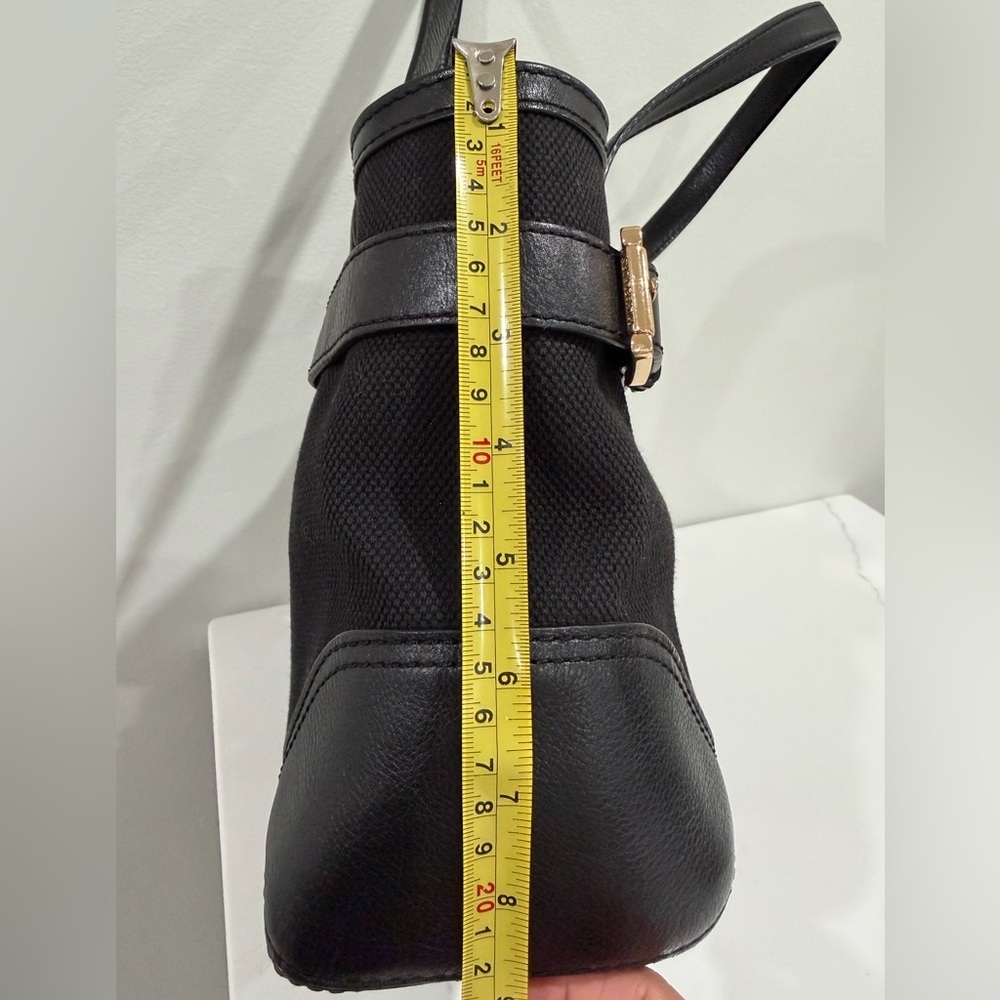 Michael Kors Black Shoulder Bag with Gold Details - Picture 14 of 15